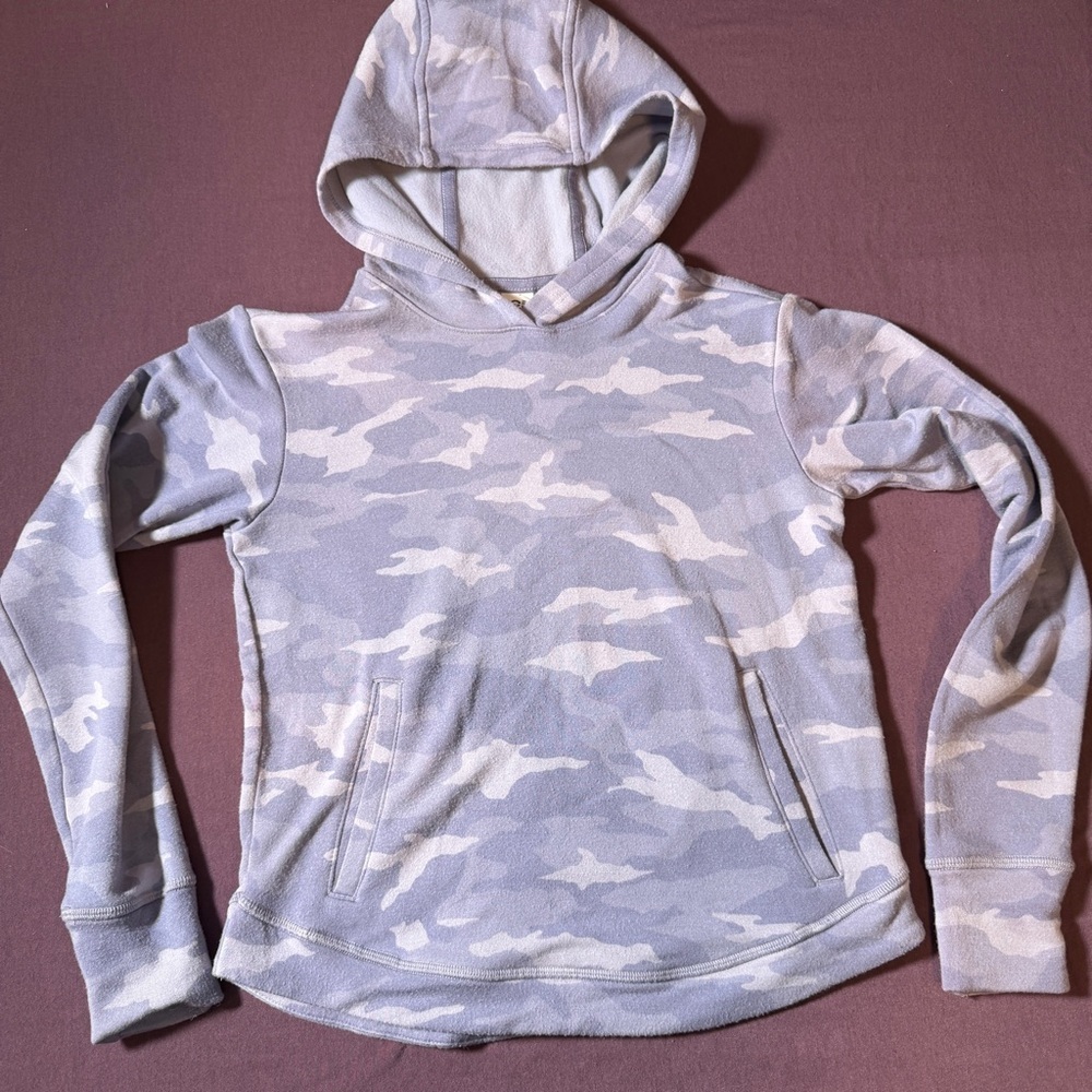 Athleta Girl Printed Break The Curve Hem Hoodie Light Purple Camo - Size M 8/10